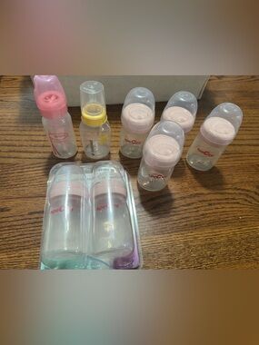 Spectra Baby Bottles - Clear with Caps LOT OF 8 BOTTLES